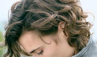 男生好看的长发发型 男生好看的长发发型